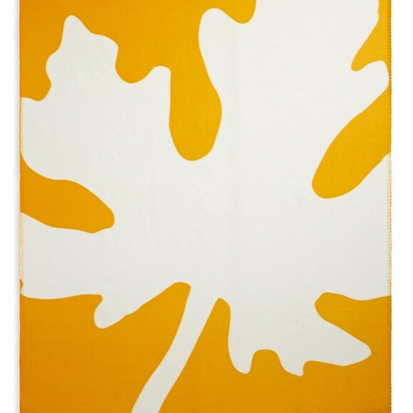 CANADA Hudson Bay HBC Blanket Canadian Mapleleaf Polar Fleece Throw Gold /White - Picture 6 of 7